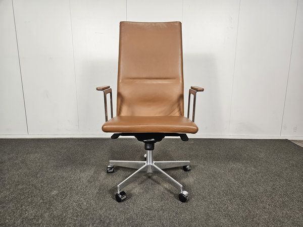 Image 1/12