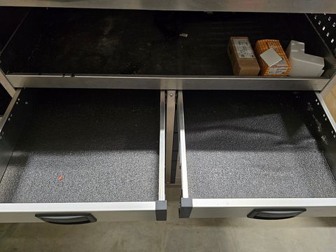 Image 4/10
