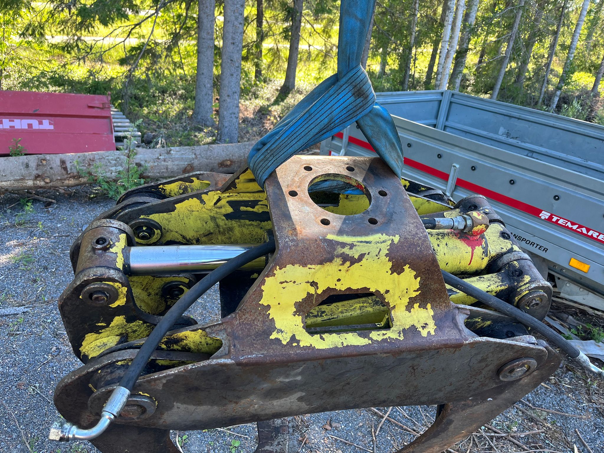 Image 4/8