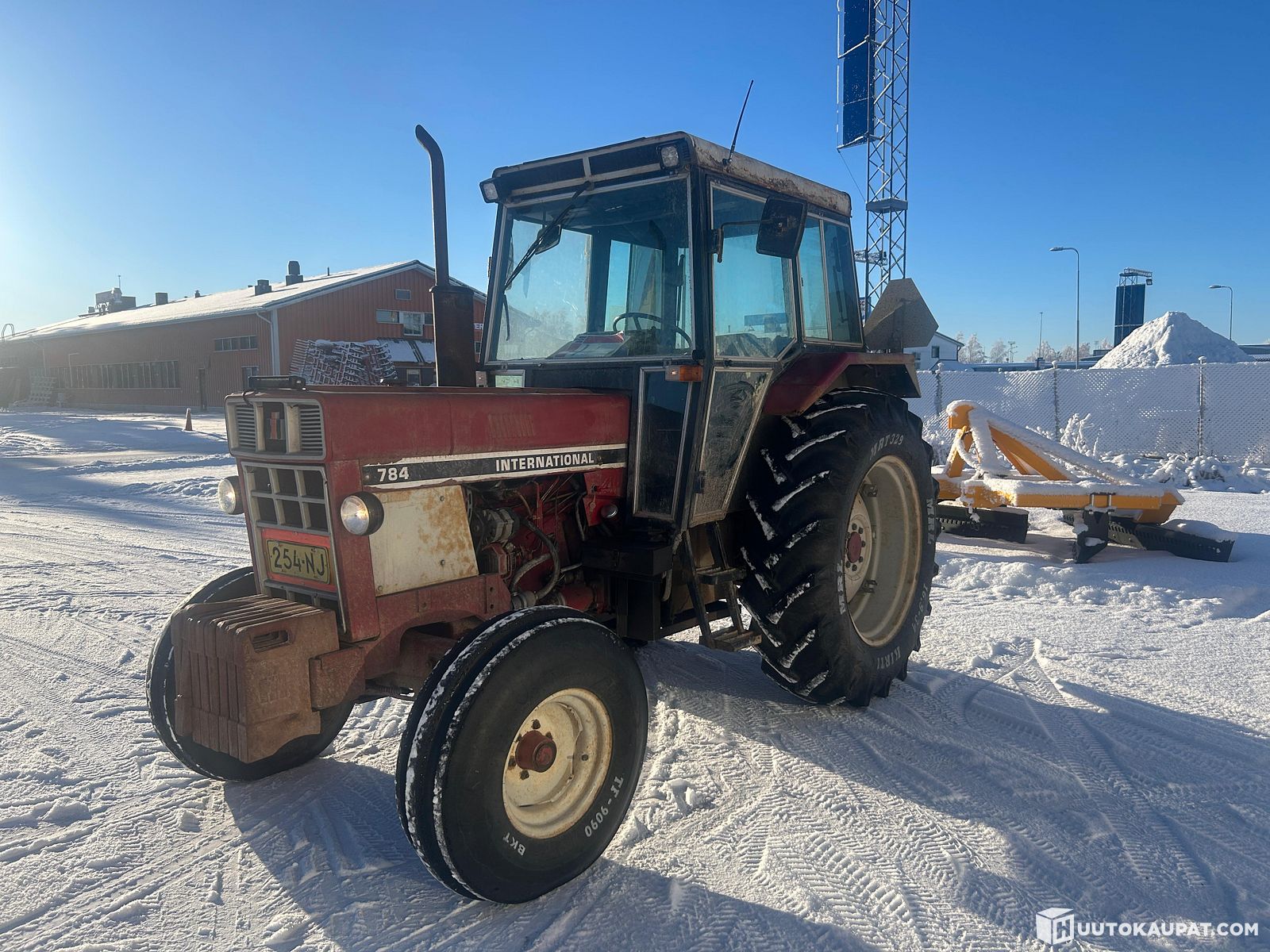 International 784 traktori, 1980. SIS ALV., Ylivieska | Huutokaupat.com