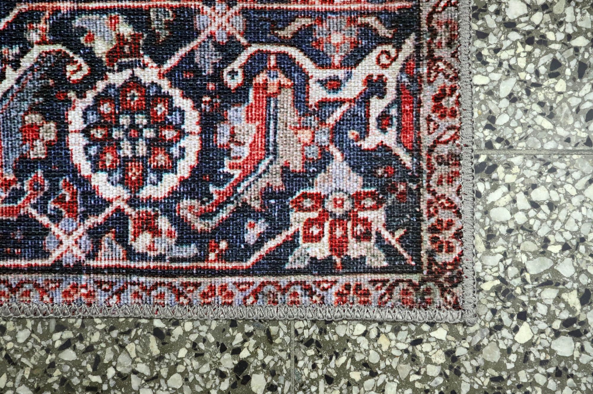 Image 3/8