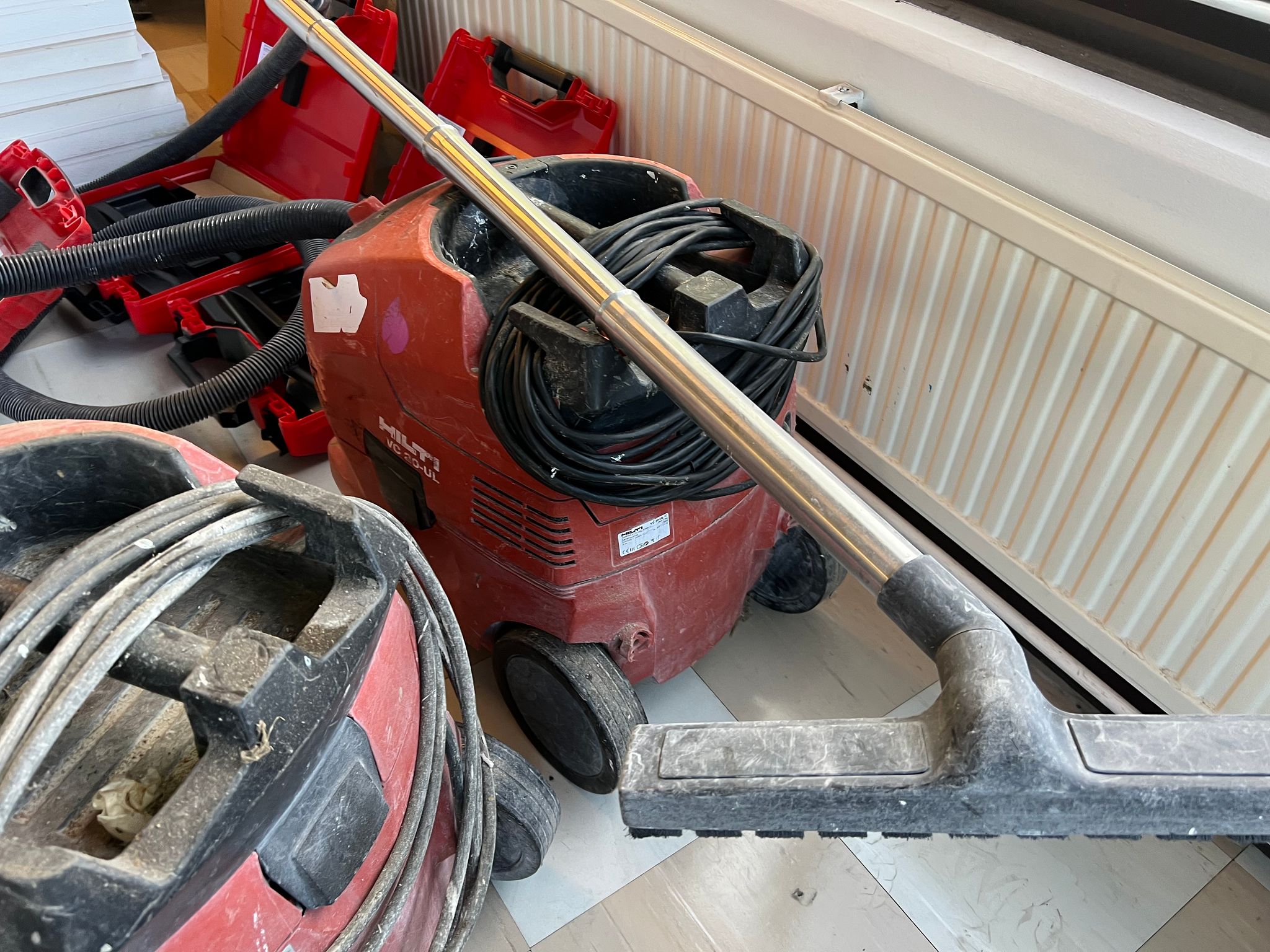 Image 6/10