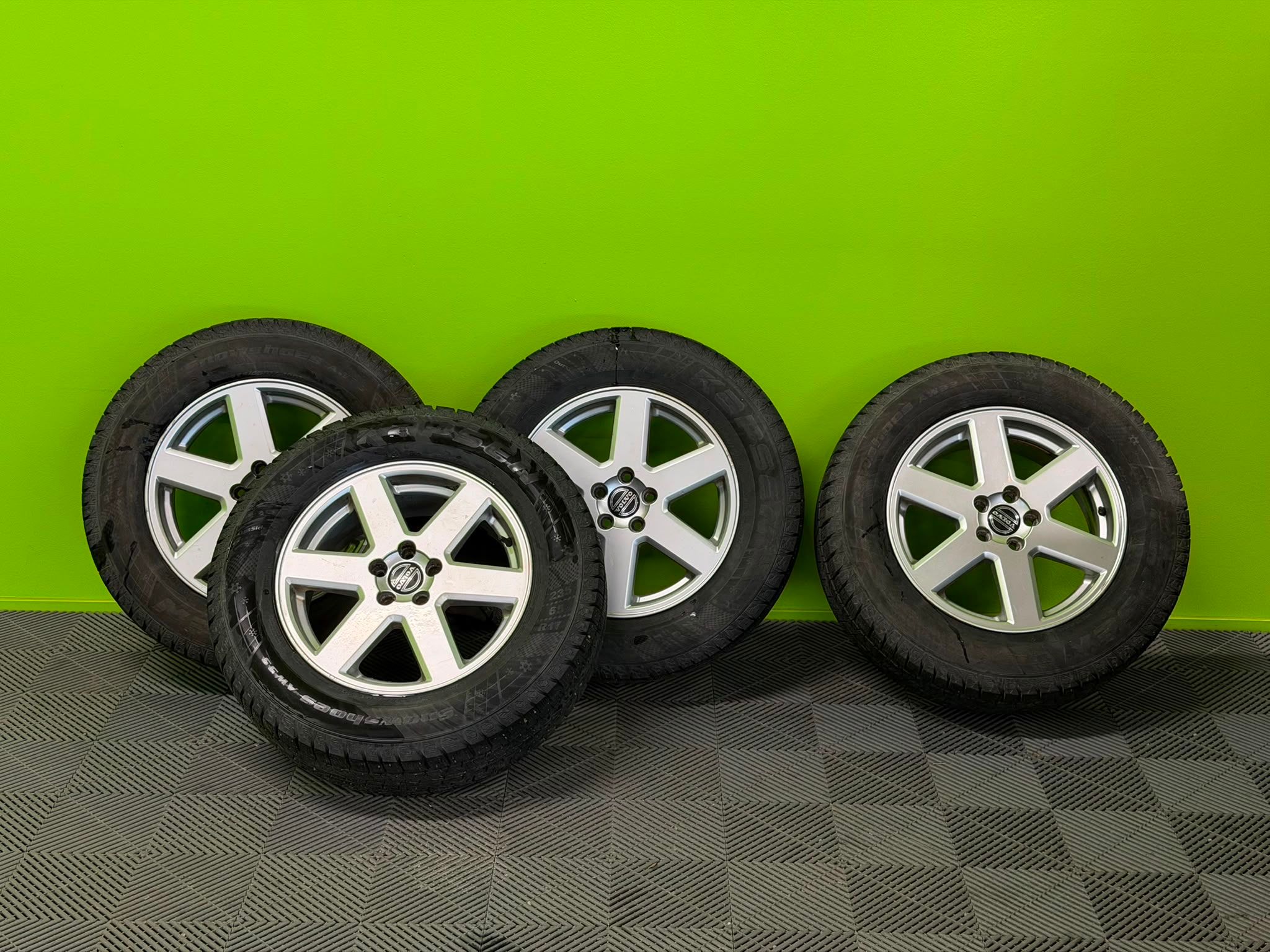 Image 25/52