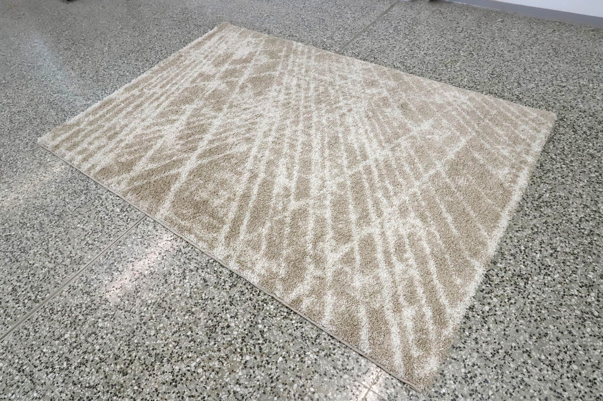 Image 1/8