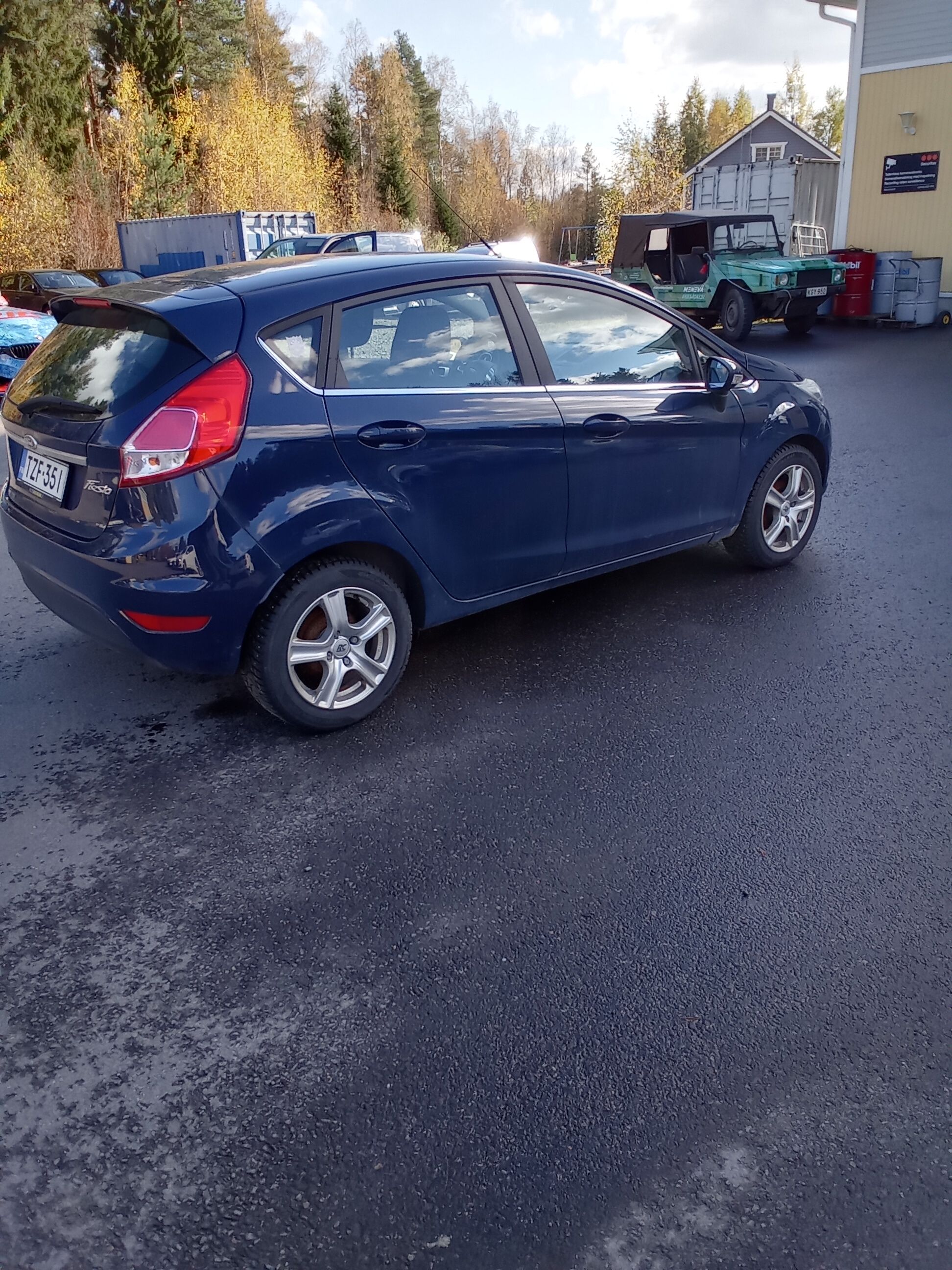 Image 10/13