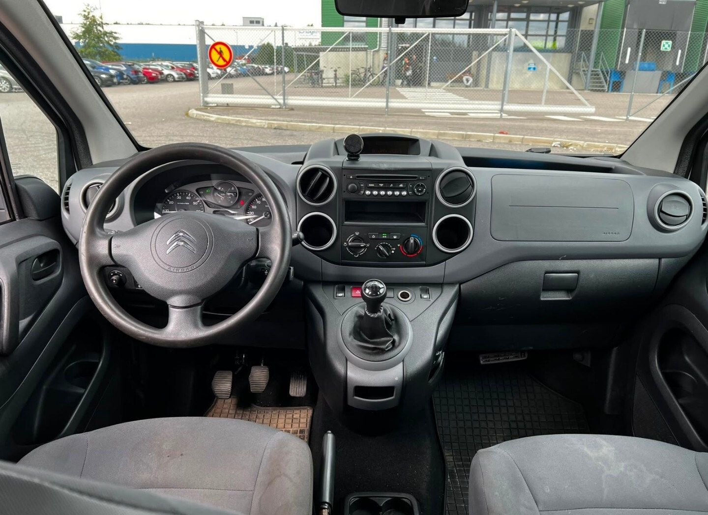 Image 18/19