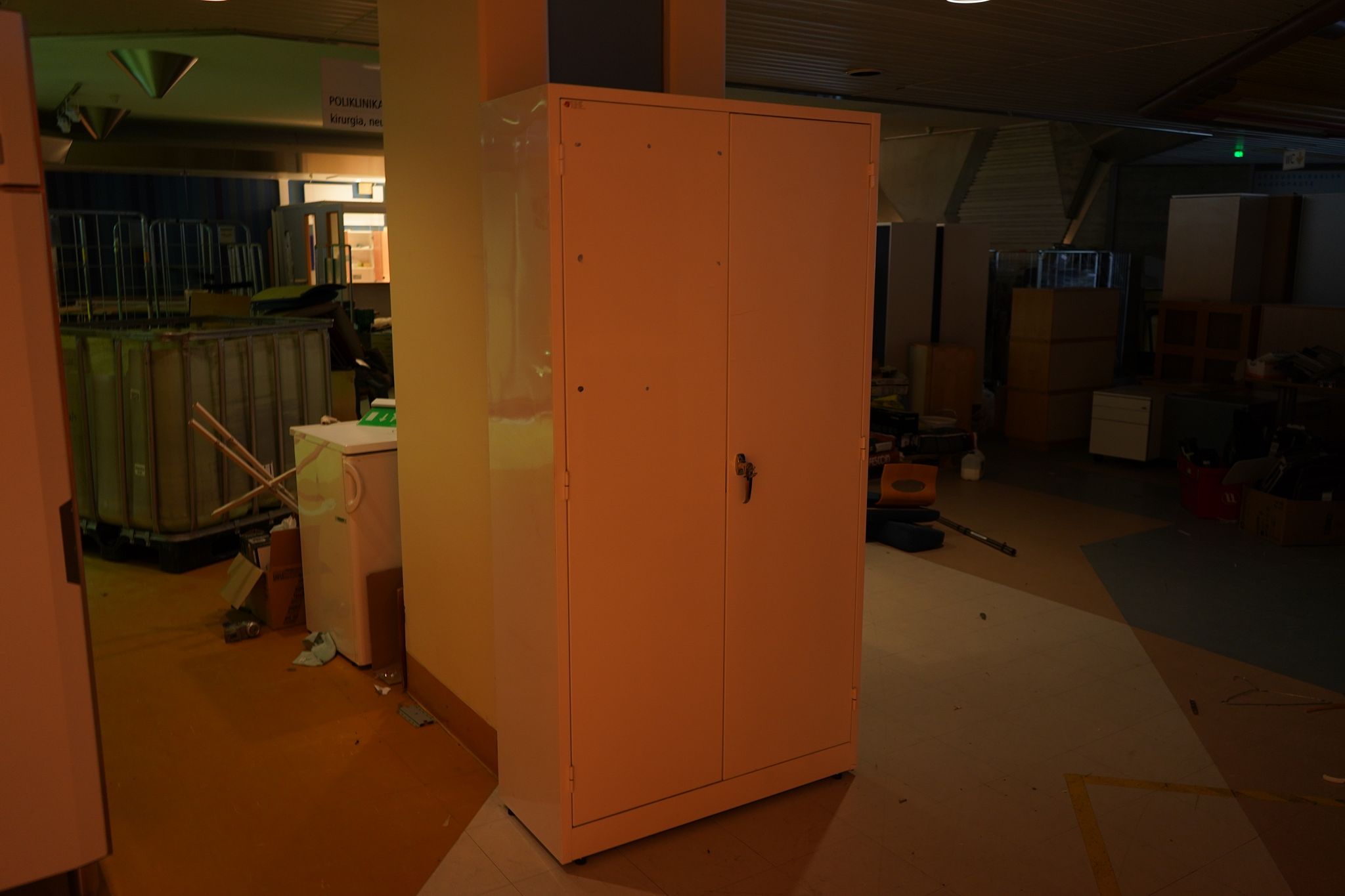 Image 8/8