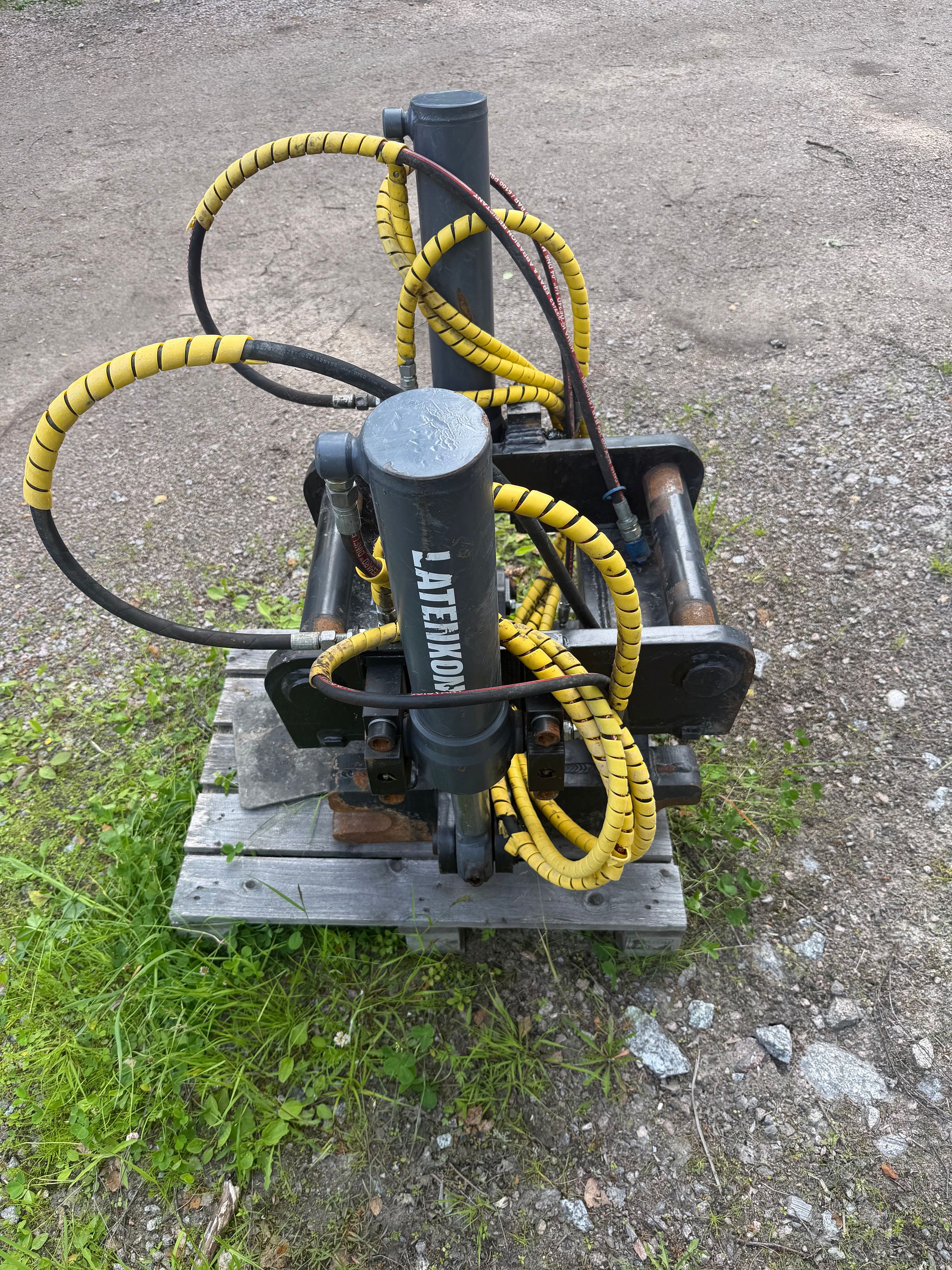 Image 3/5