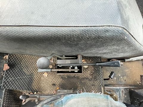 Image 11/26