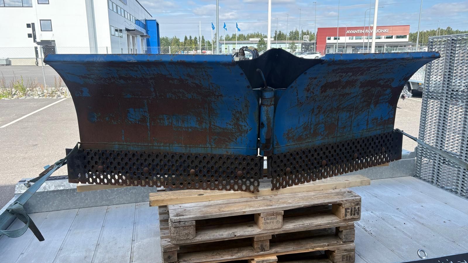 Image 1/9