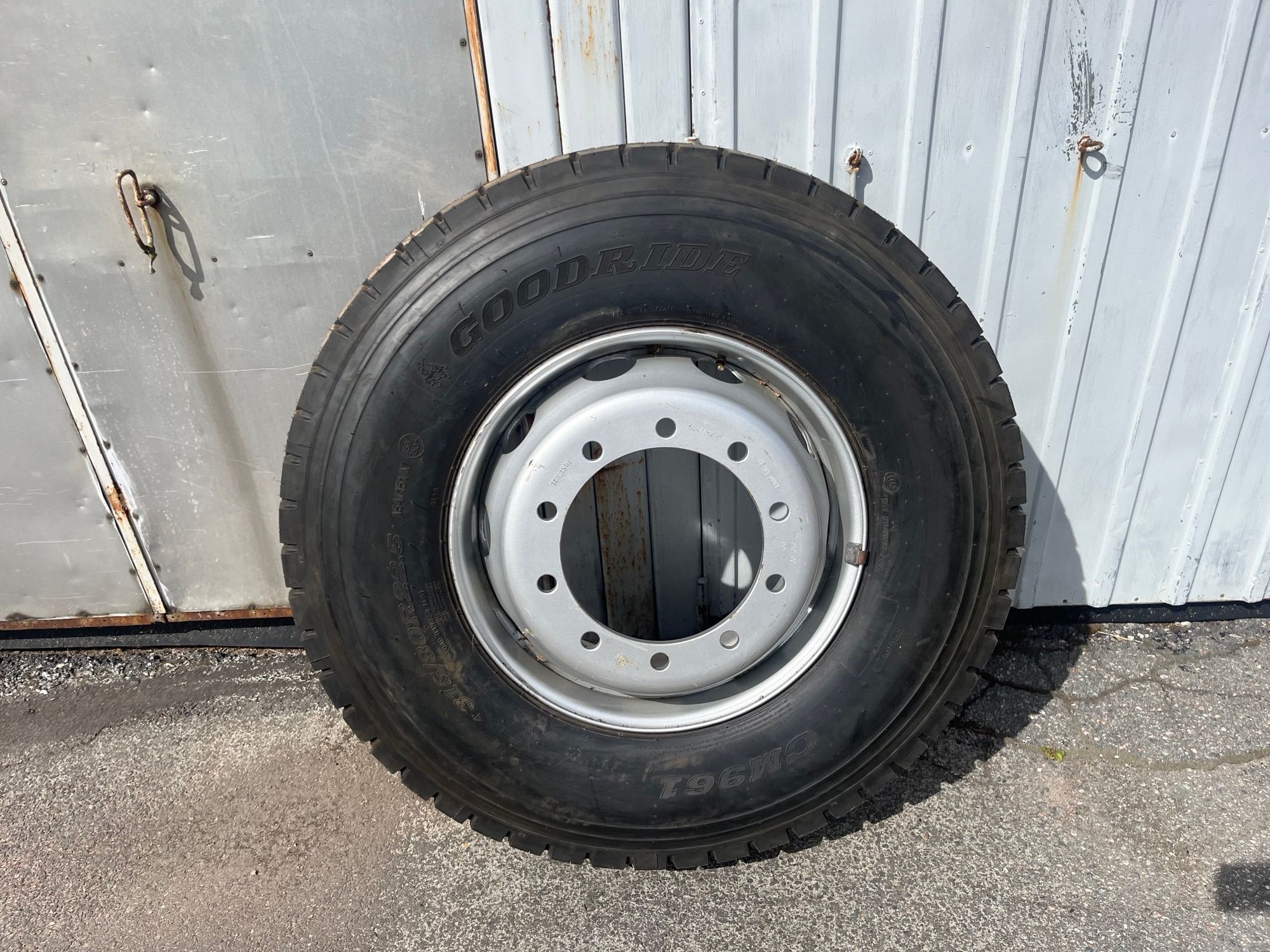Image 1/7