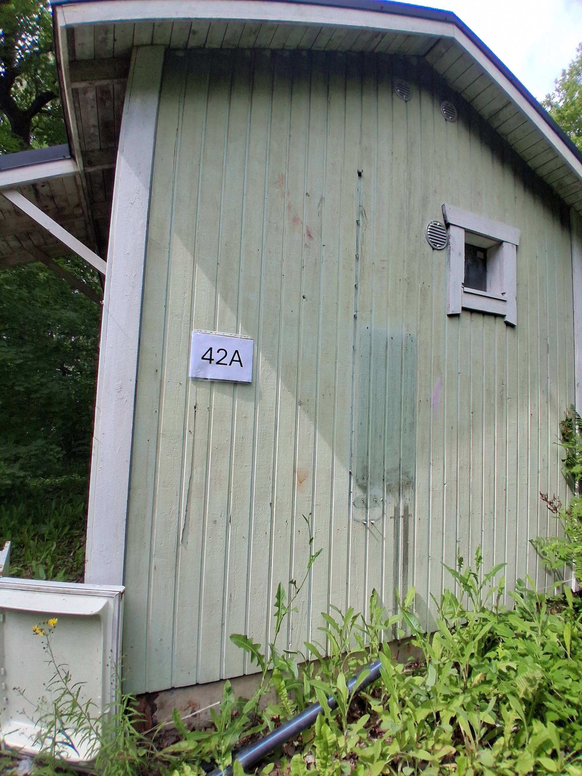 Image 2/8