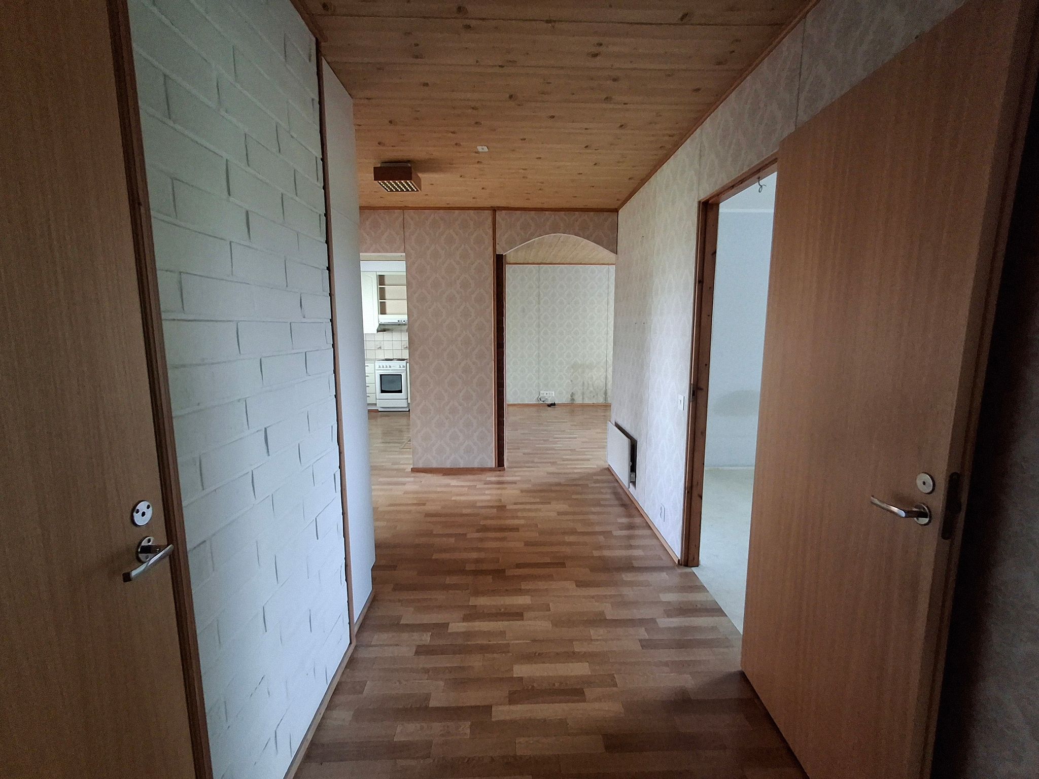 Image 10/28