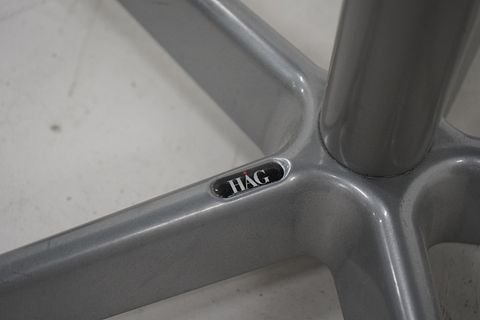 Image 8/9