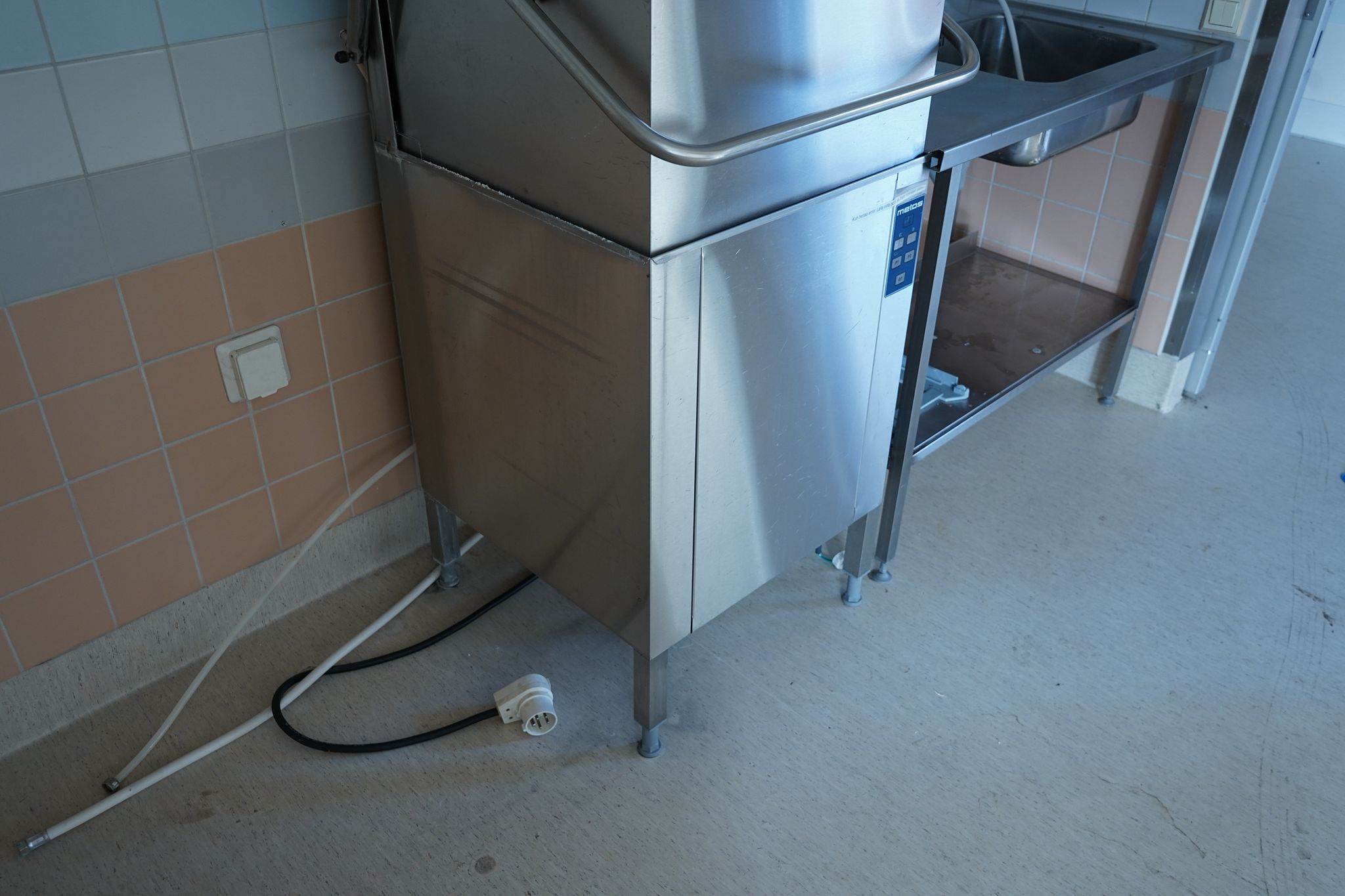 Image 8/9