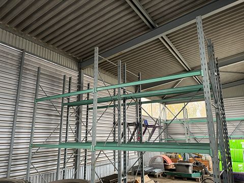 Image 1/4