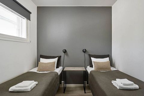Image 5/7
