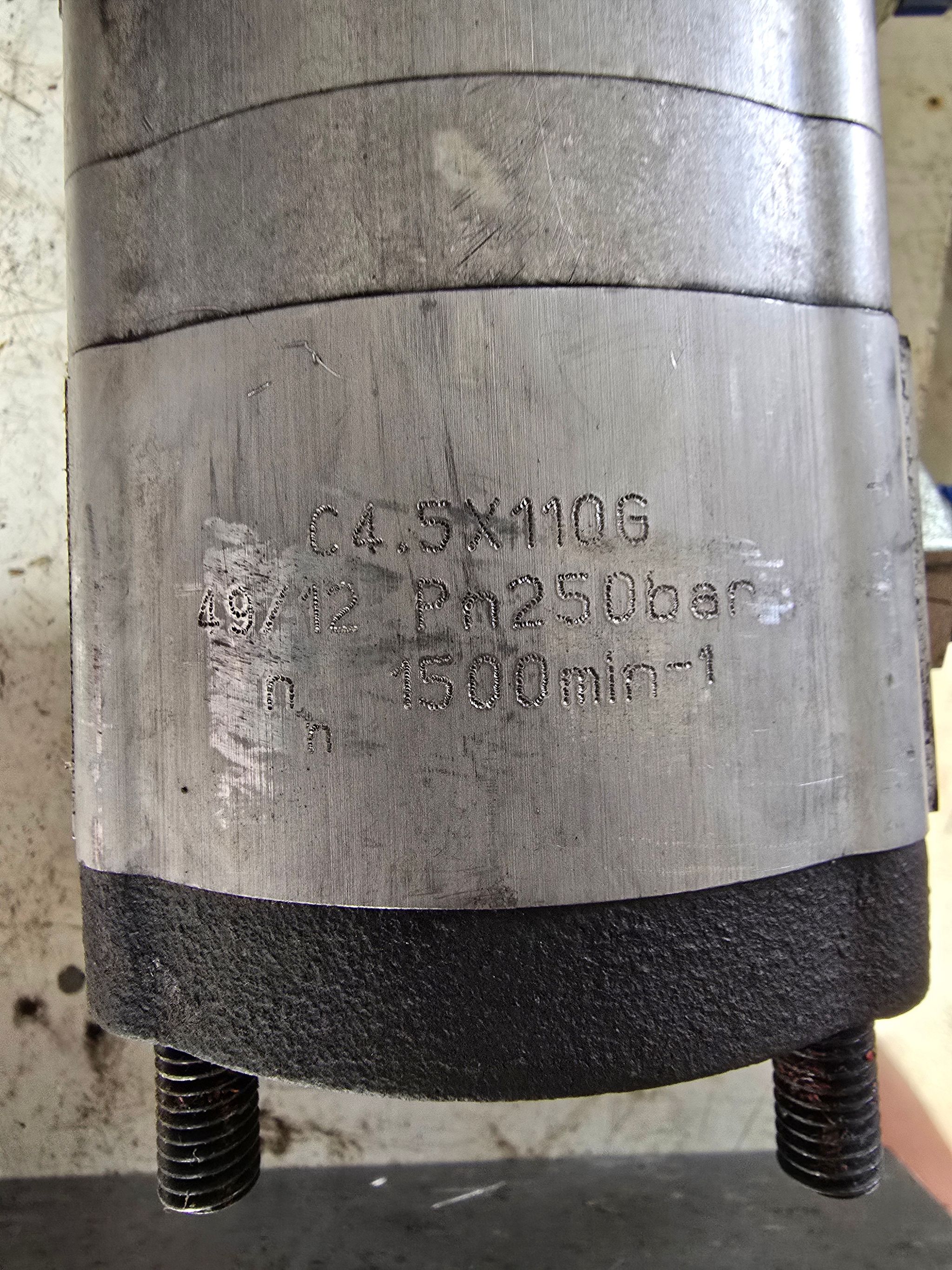 Image 3/8