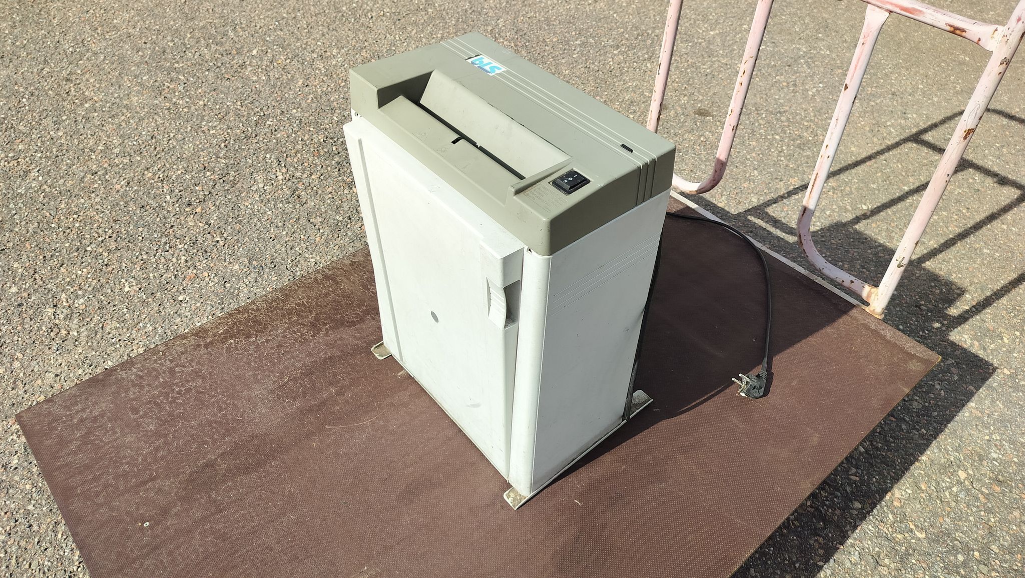 Image 6/10