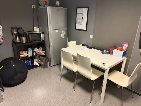 Image 1/19