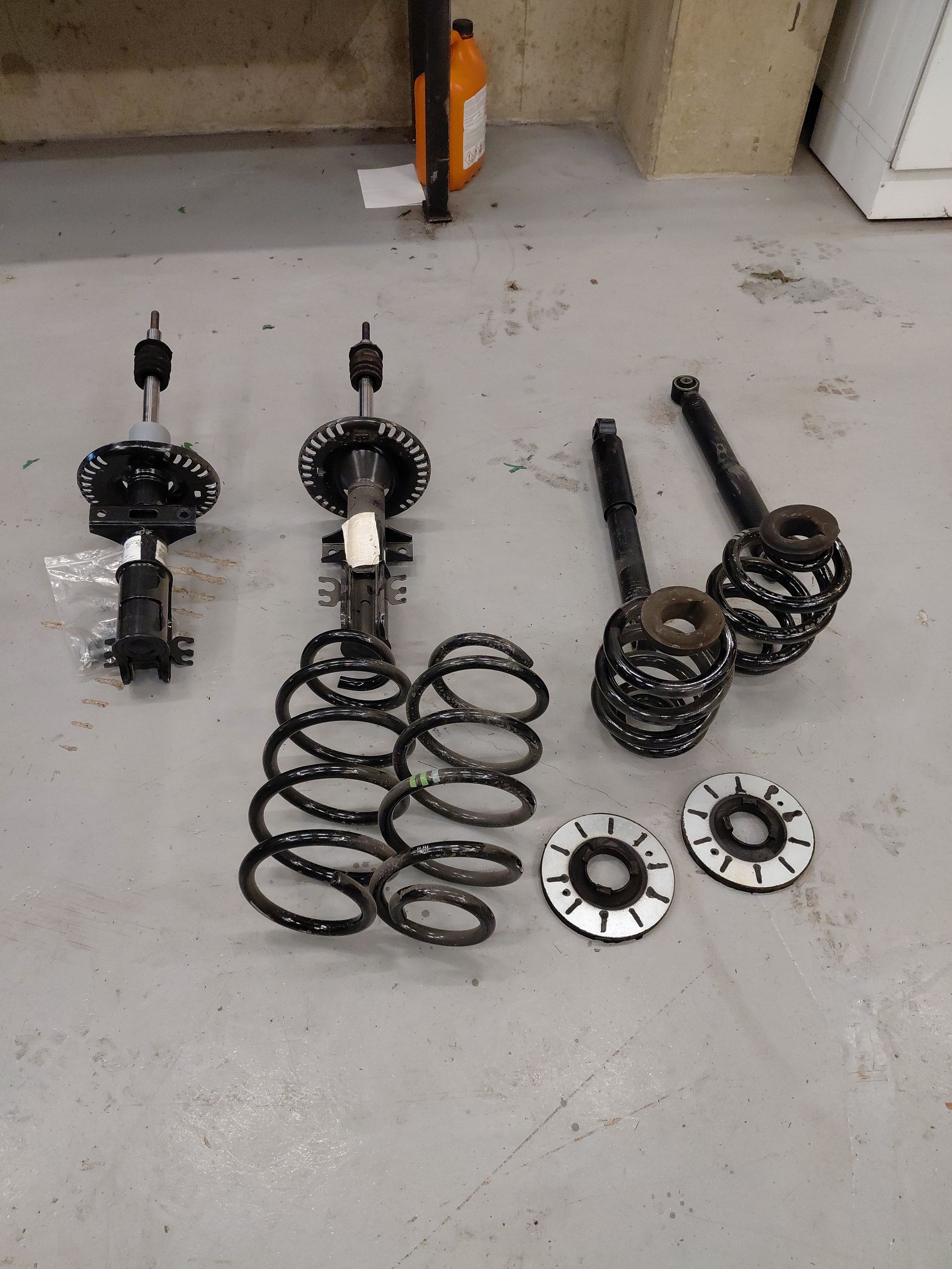 Image 1/4