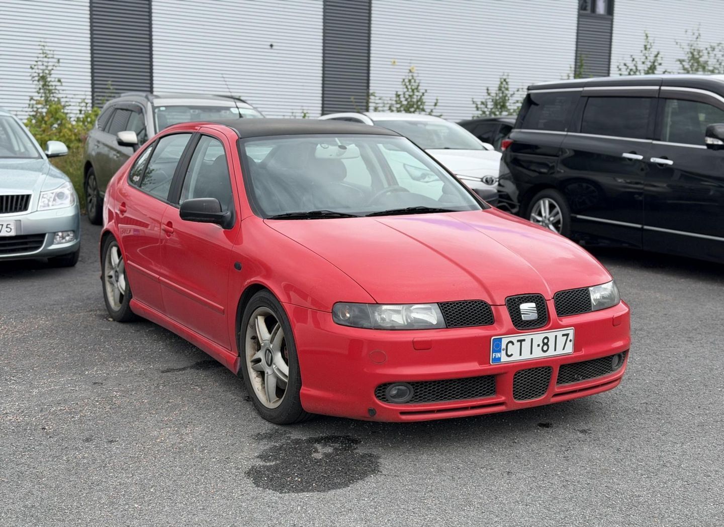 Image 2/8