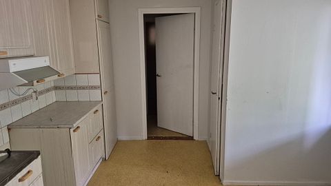Image 7/9