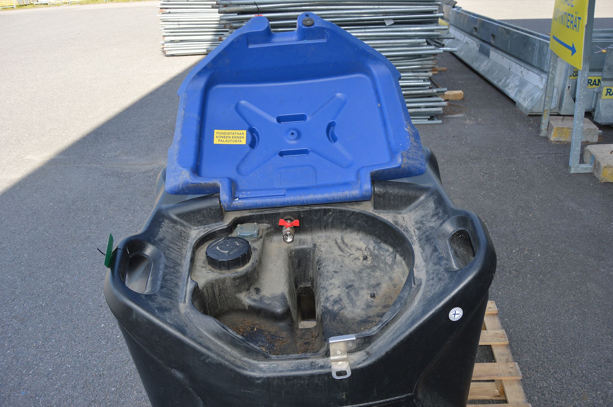 Image 11/11
