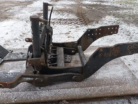 Image 4/8