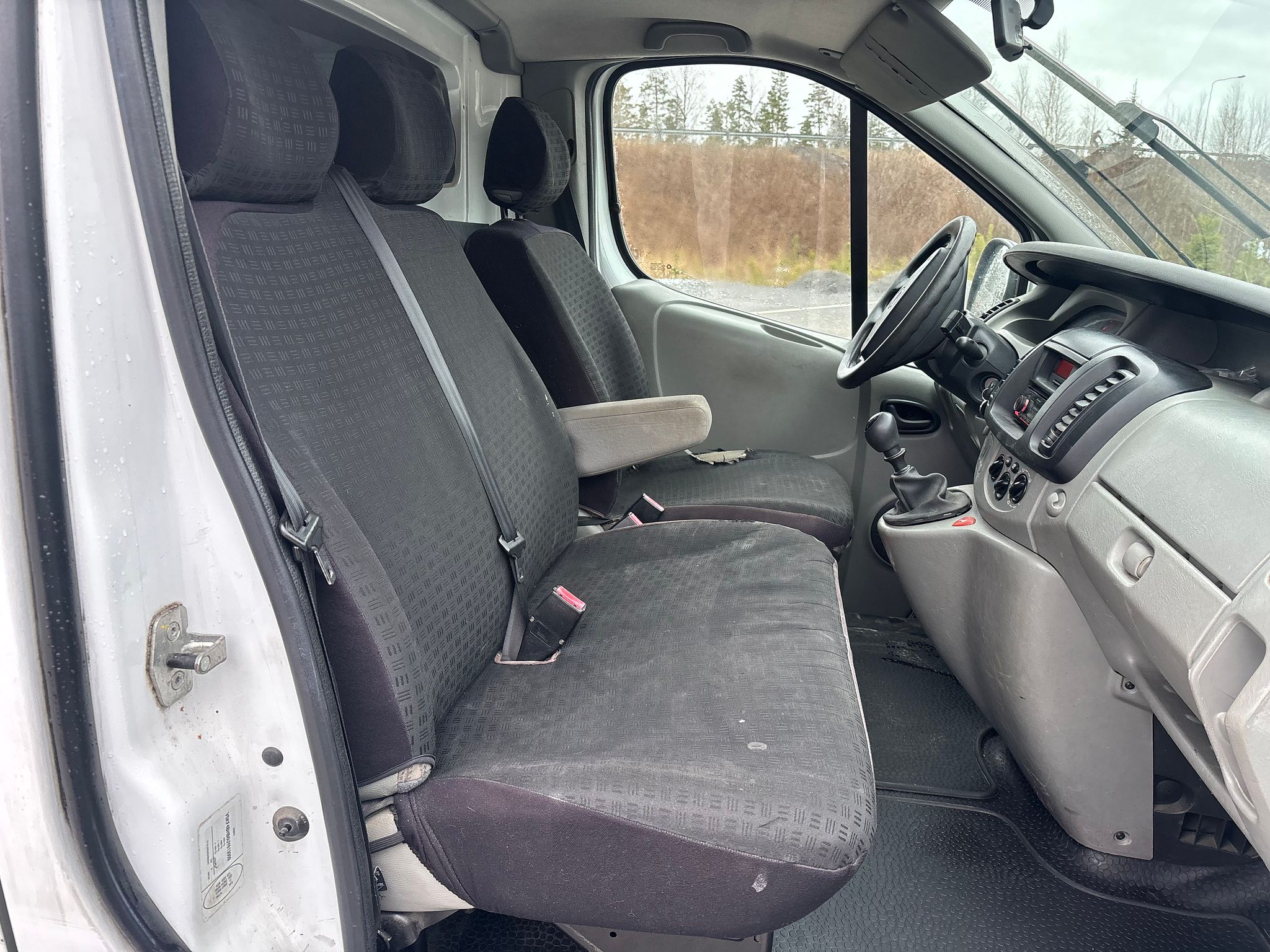 Image 3/12