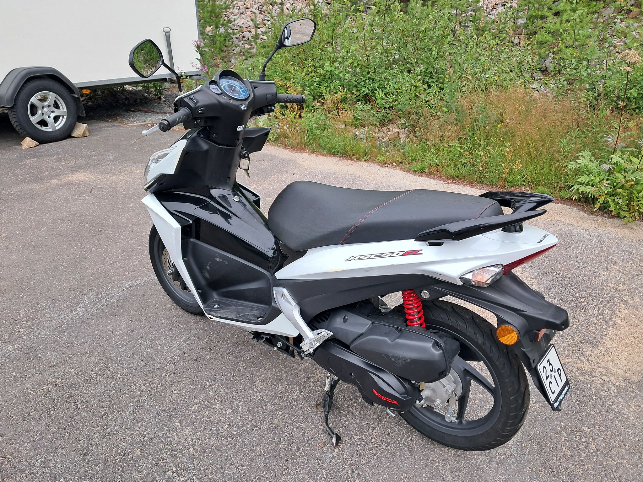 Image 3/9