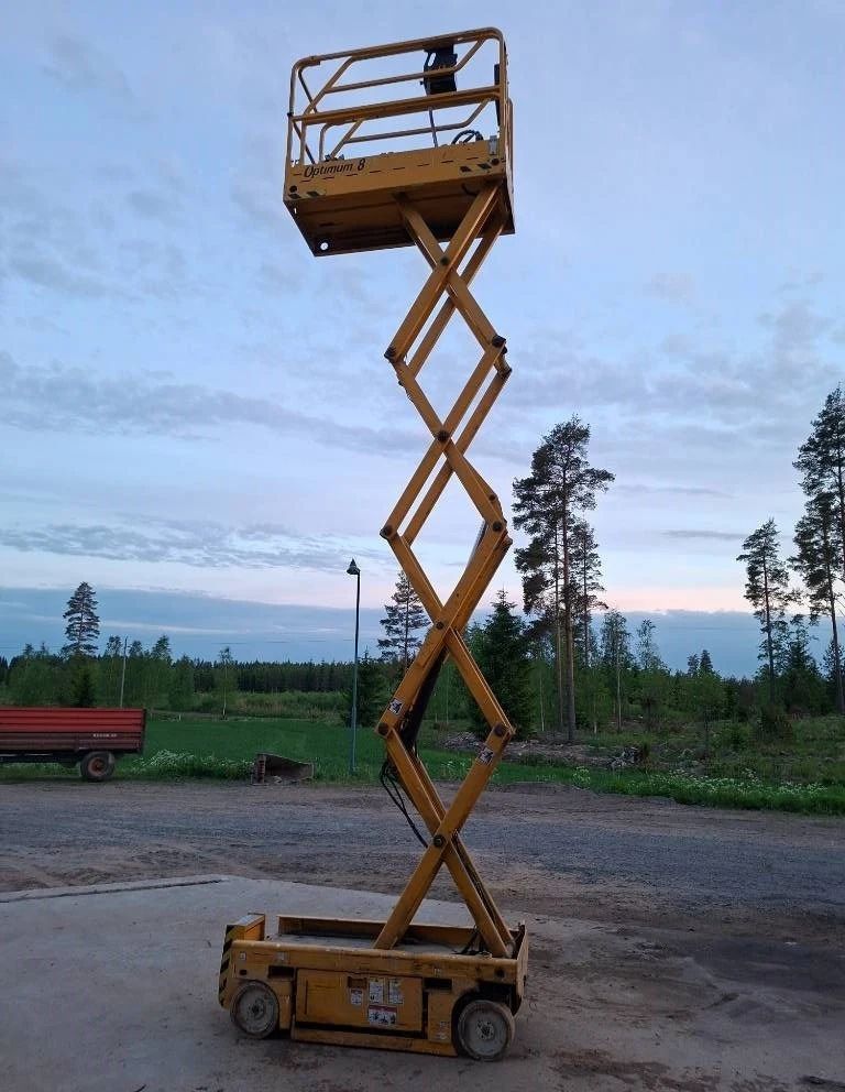 Image 10/12
