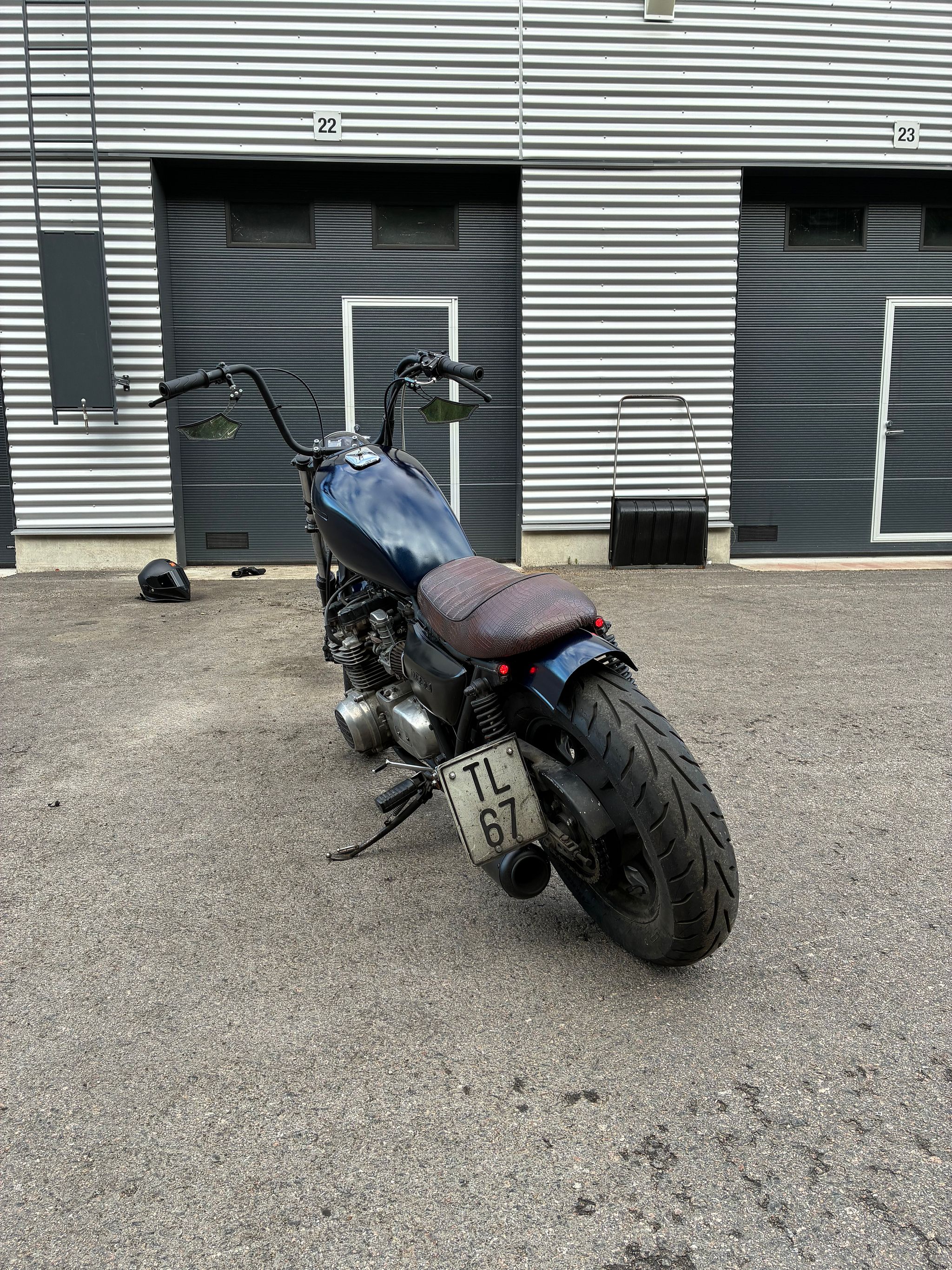 Image 3/7