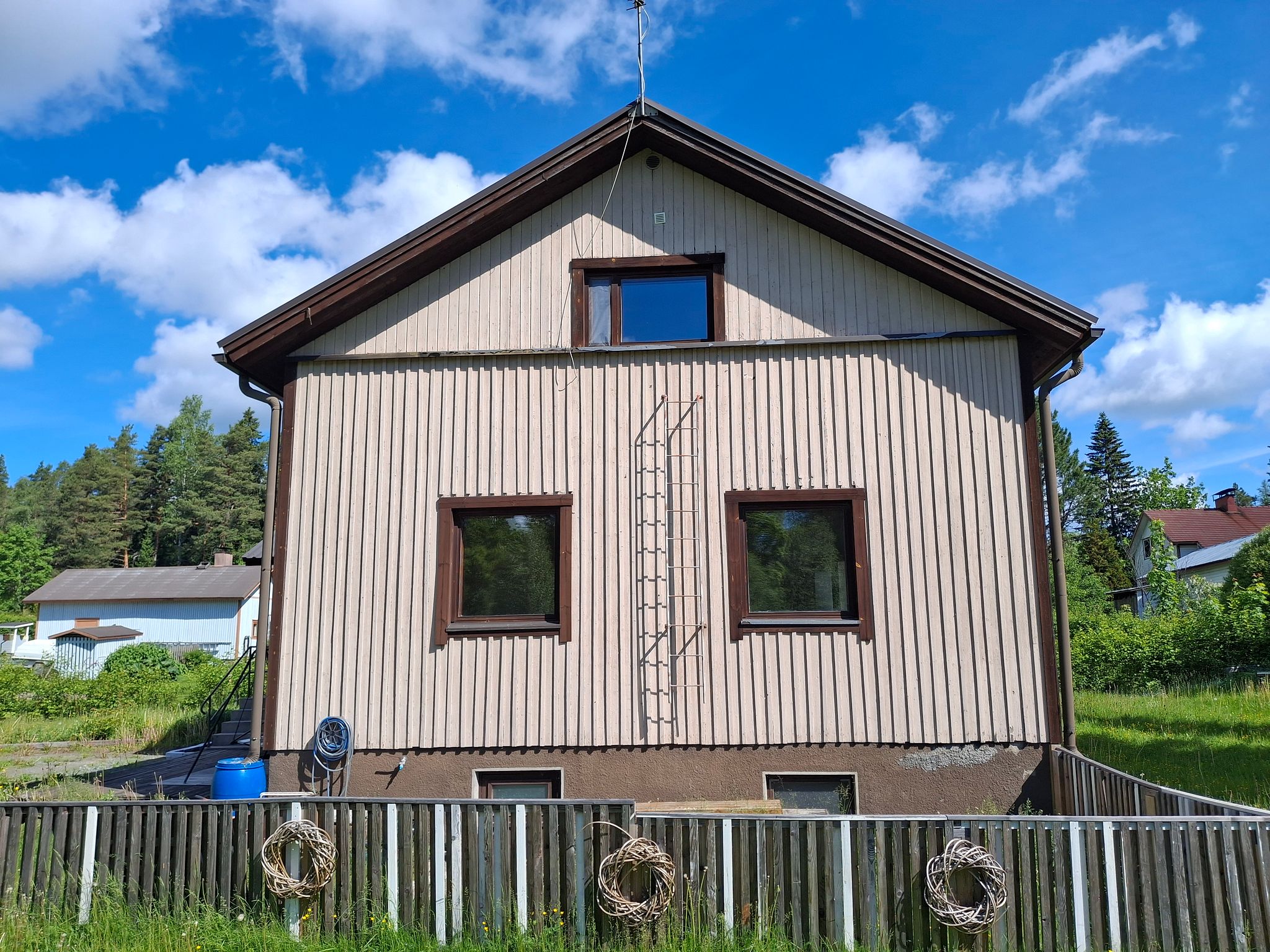 Image 9/51