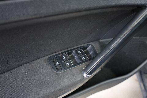 Image 12/36