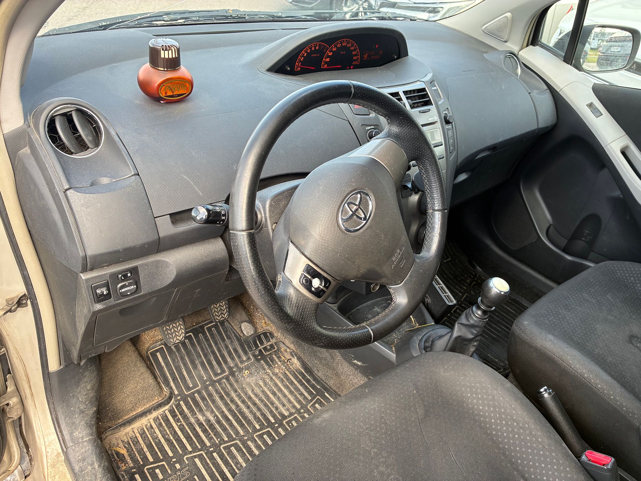 Image 13/19