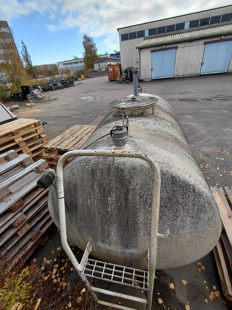 Image 6/7
