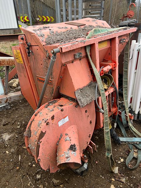 Image 6/6