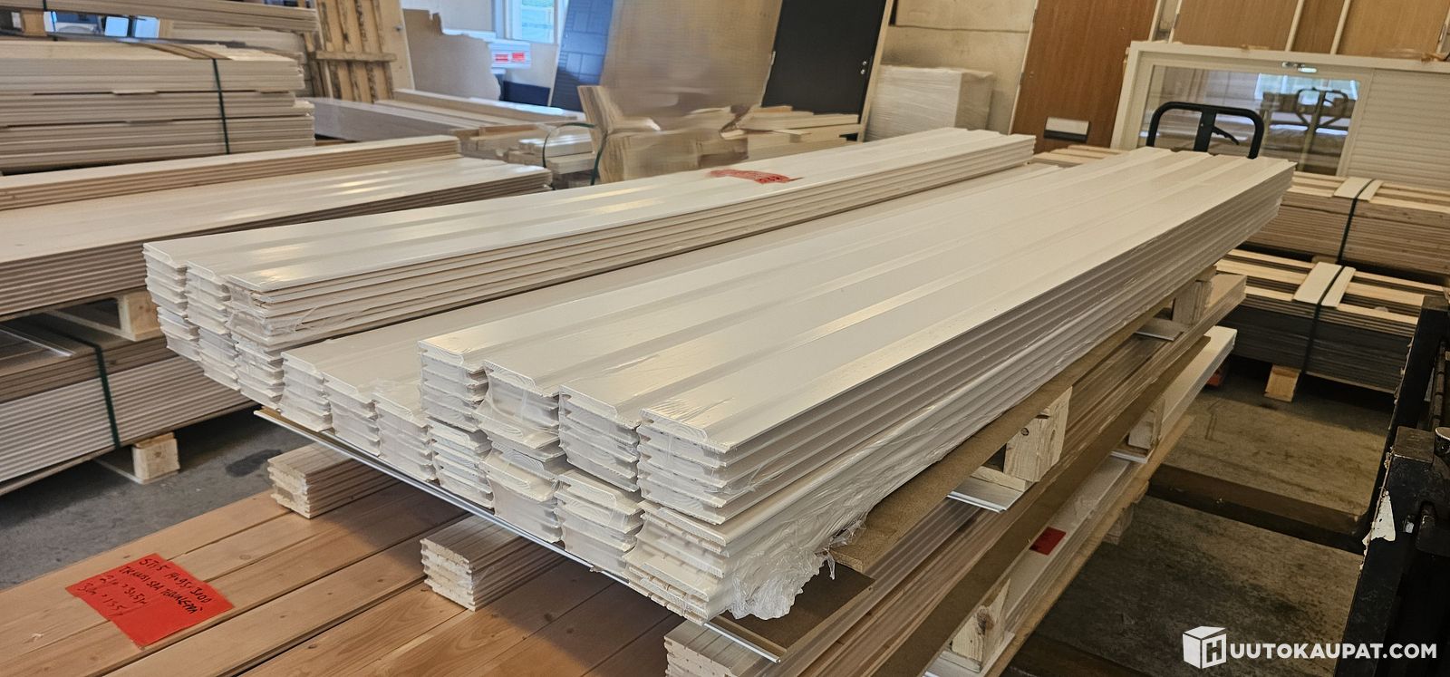 17.3m2 204jm puhdasvalkoinen kuusipaneeli 15×95 päätypontattu TL
