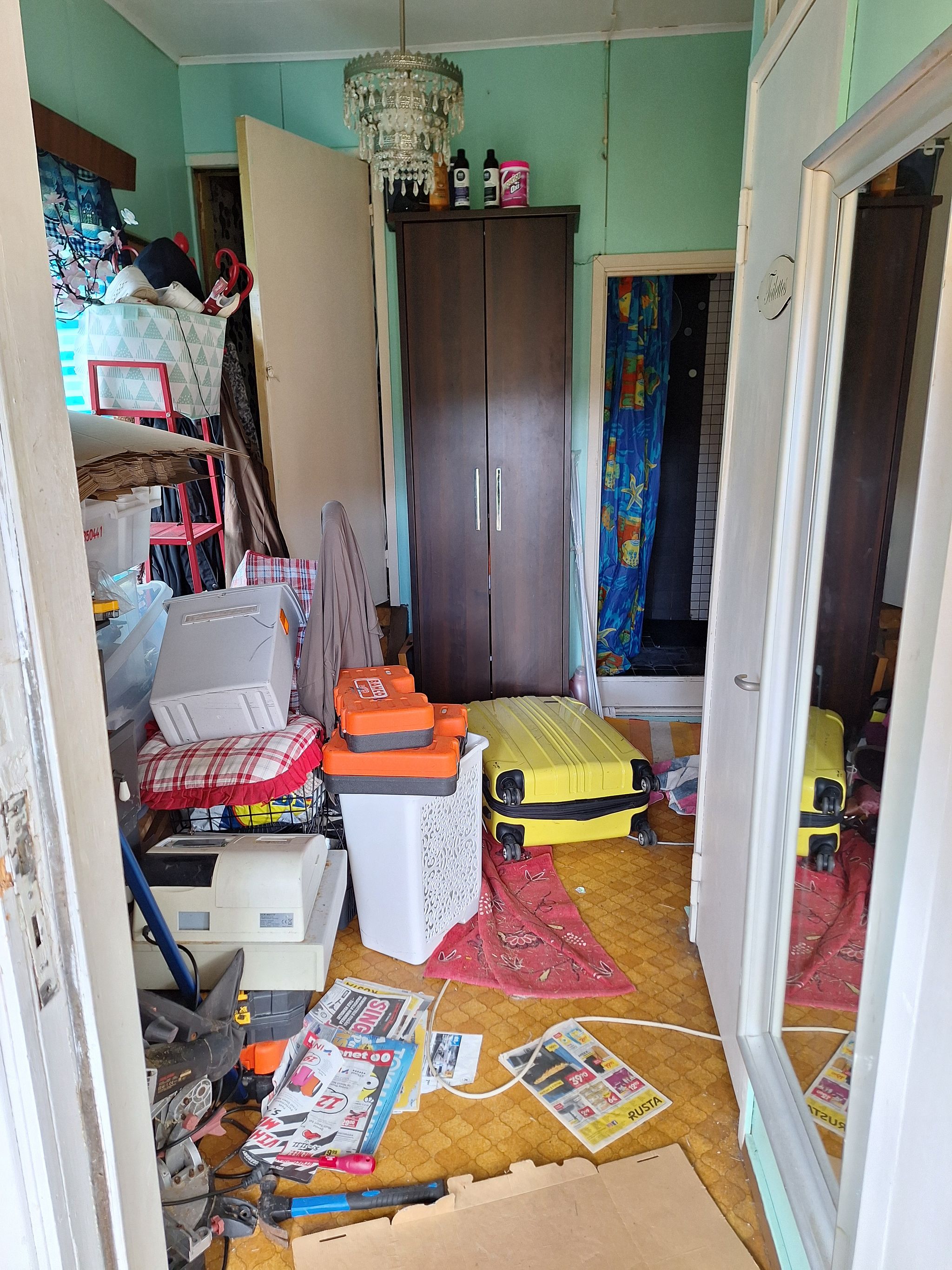 Image 4/19