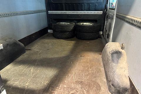 Image 23/28