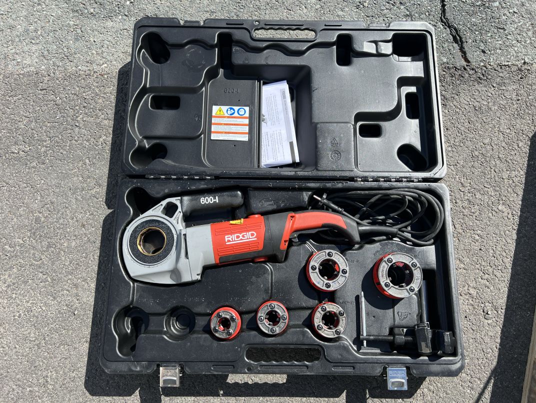 Image 1/6