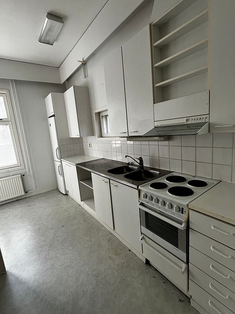 Image 71/104