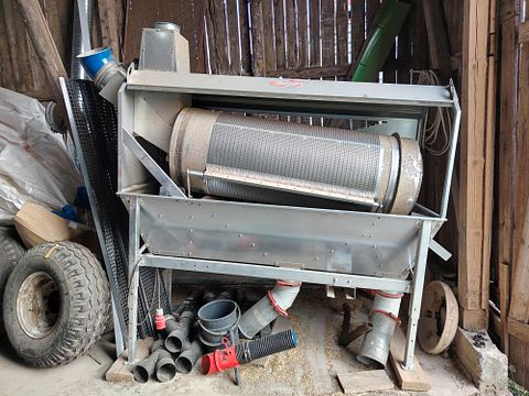 Image 1/2