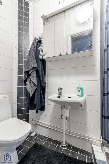 Image 2/9