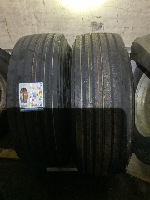 Image 1/7
