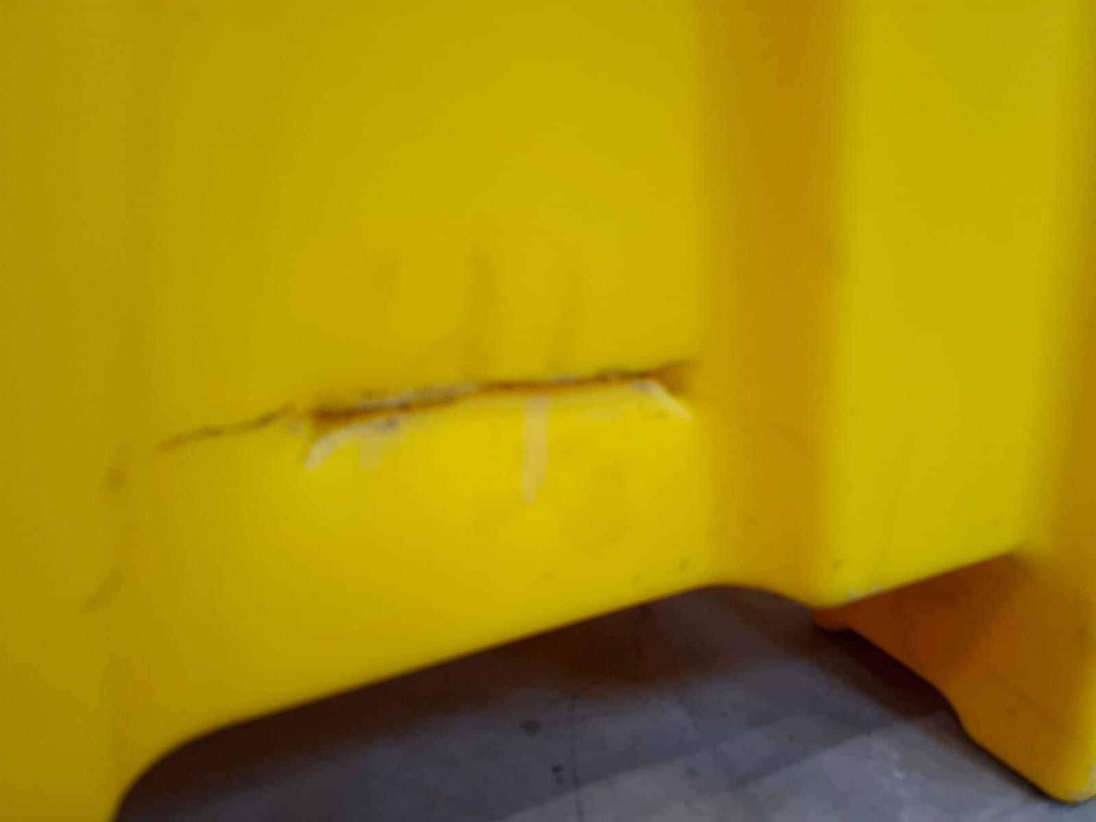 Image 9/10