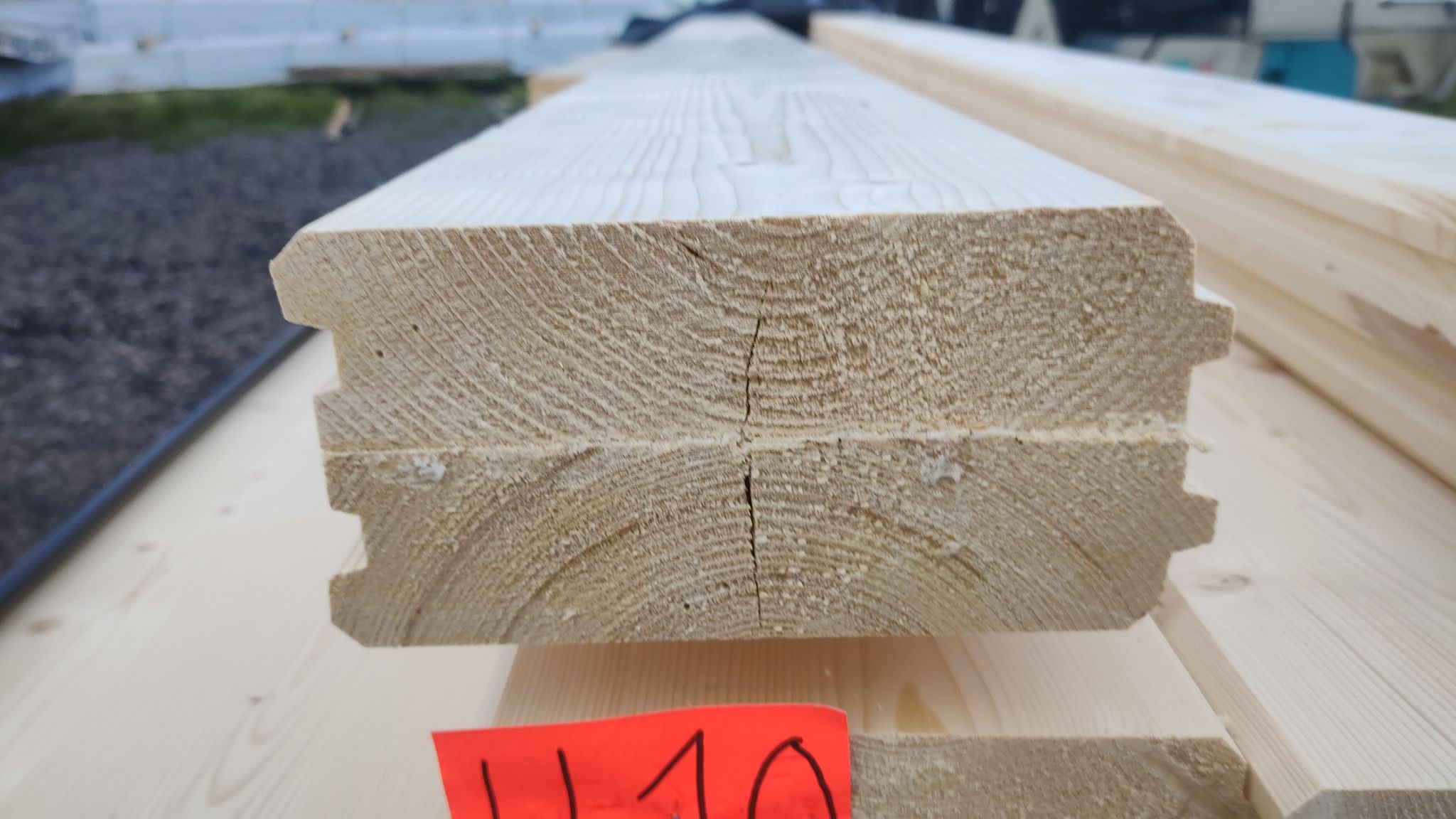 Image 8/10