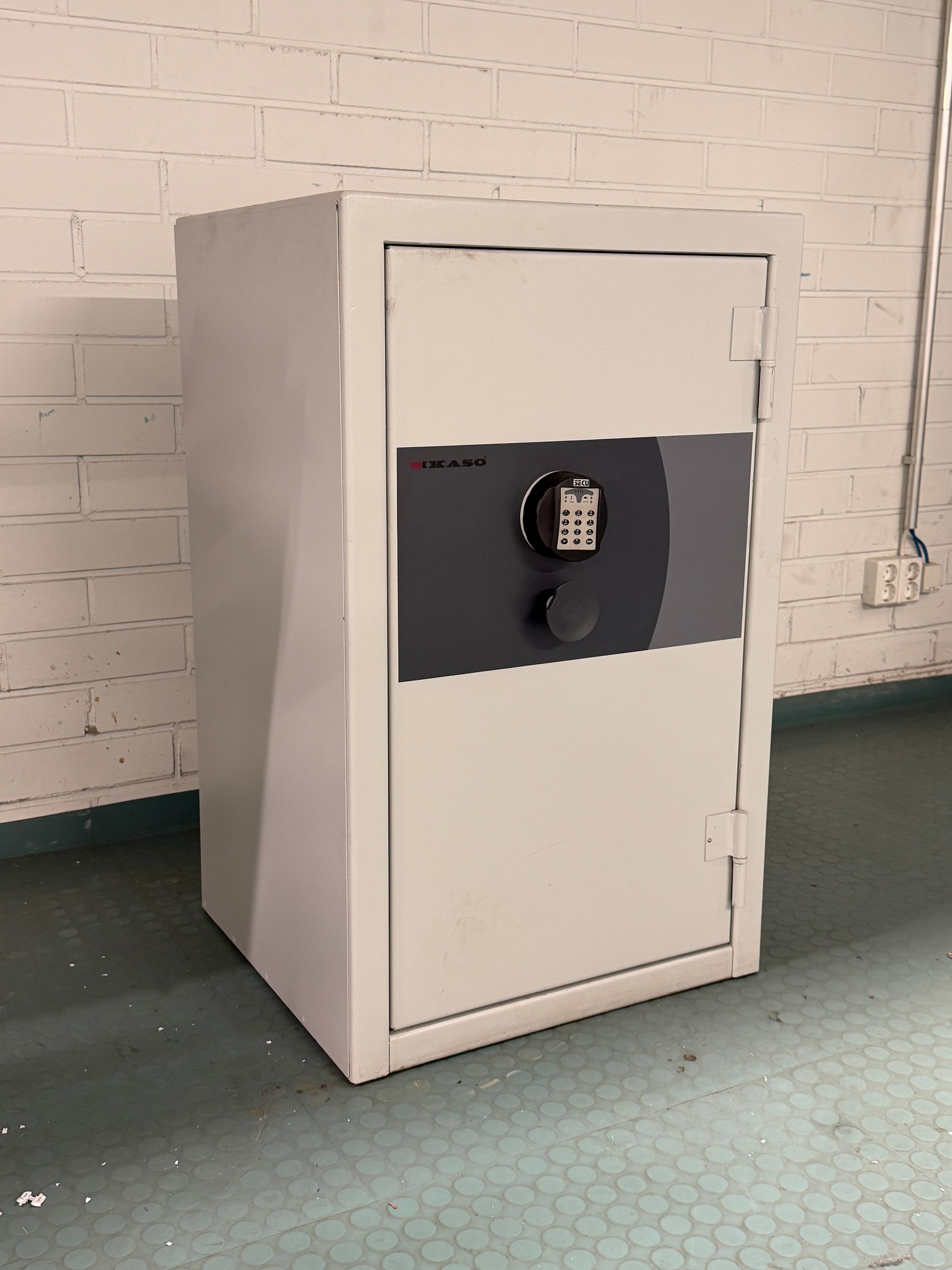 Image 1/4