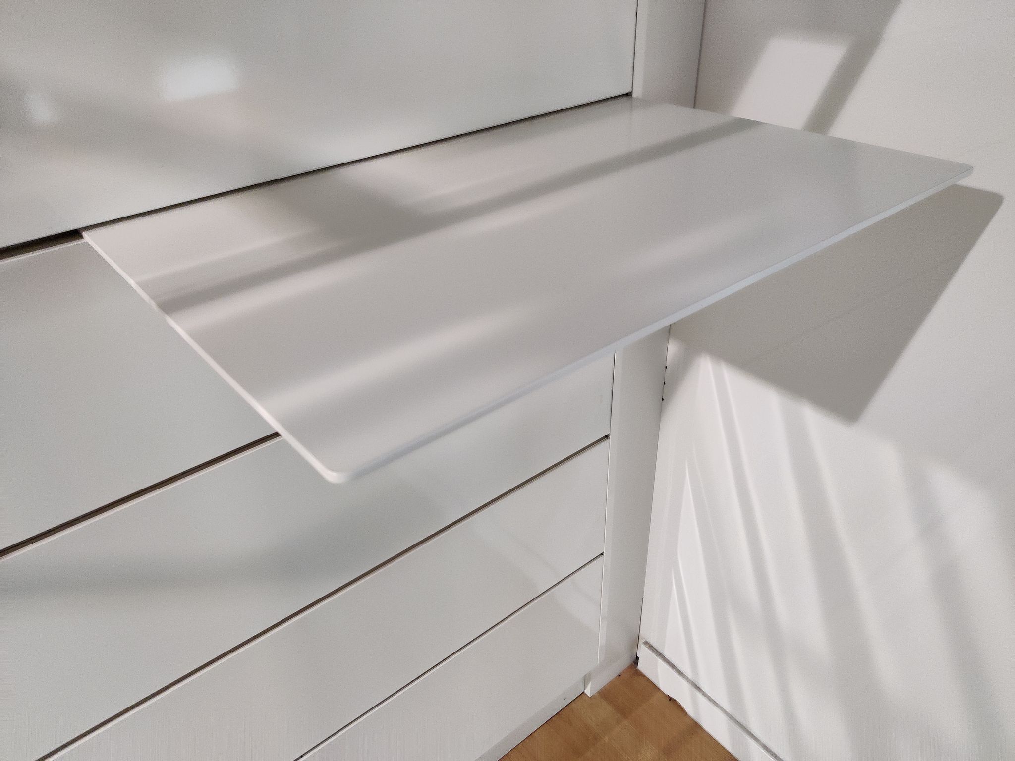 Lasi hyllylevy Gerry Weber Finland Oy konkurssipesä 3525154-7, Espoo ...